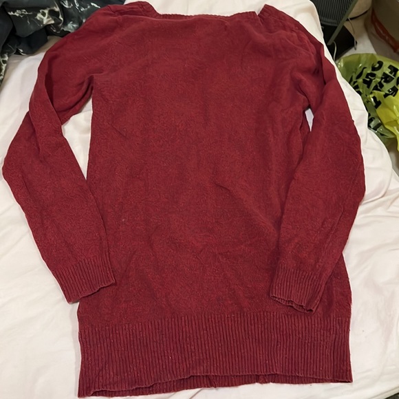 Anthropologie Staring at Stars V Neck Top! - Picture 3 of 3